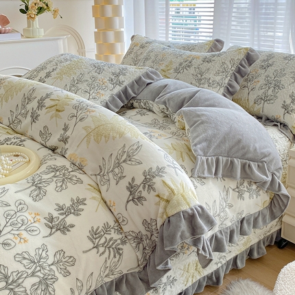 91家纺网 家纺一手货源 找家纺 （总）梦精灵家纺 2025新款牛奶绒花边床盖四件套