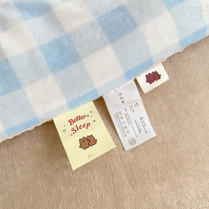 91家纺网 家纺一手货源 找家纺 2024新款卡通大版高克重牛奶绒豆豆被四件套 小女孩