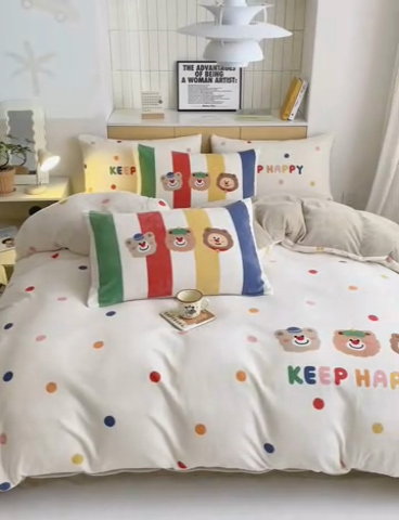 91家纺网 家纺一手货源 找家纺 2024新款大版卡通双面高克重牛奶绒床单款四件套 三只熊