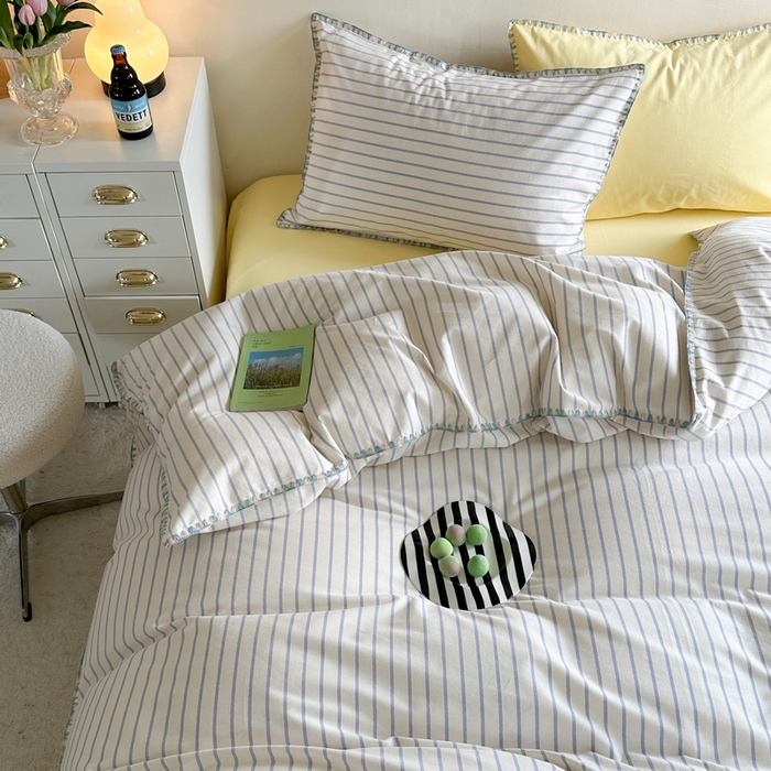 91家纺网 家纺一手货源 找家纺 艾莱家纺 2024新款七彩贝壳系列100S全棉柔顺加厚磨毛四件套 幻珊-蓝黄中条