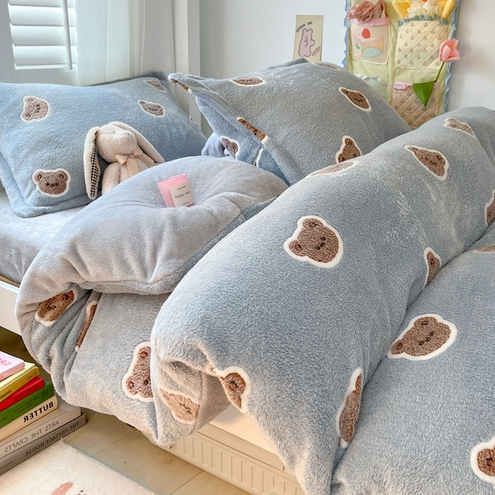 91家纺网 家纺一手货源 找家纺 川悦生活 2024新款雪花绒宿舍三件套 啵啵熊