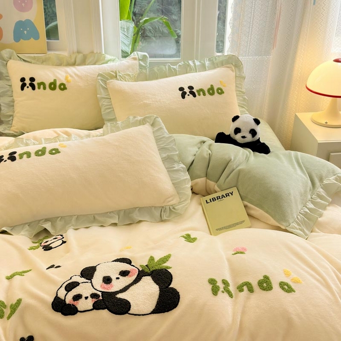 91家纺网 家纺一手货源 找家纺 易禾家纺 2024新款高克重加厚保暖牛奶绒四件套熊猫宝宝系列 熊猫宝宝--奶绿