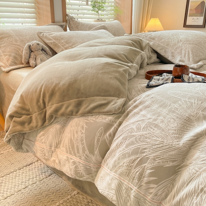 91家纺网 家纺一手货源 找家纺 简如 2025新款A类加厚冰岛立体雕花牛奶绒浮雕绒四件套（有买家秀） 丛草集-卡其