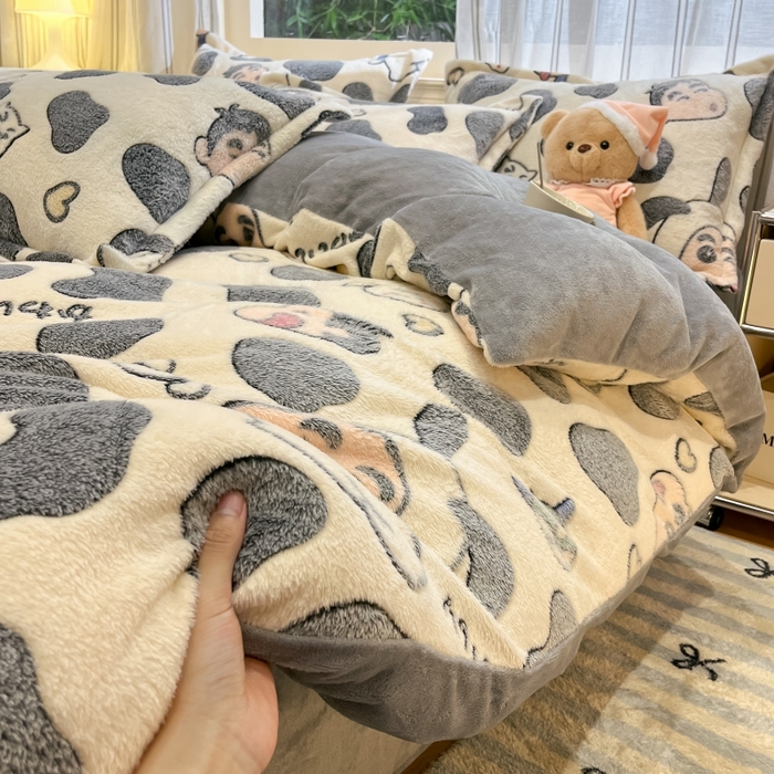 91家纺网 家纺一手货源 找家纺 贝扬思家纺 2024新款加厚雪花绒印花四件套 单纯小新