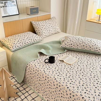 2024新款A类全棉双层纱牛奶绒双面夹棉床盖三件套 功夫熊猫