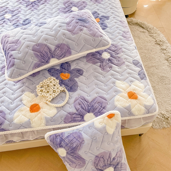 91家纺网 家纺一手货源 找家纺 小萌虎 2024新款牛奶绒夹棉花边床笠 浅香