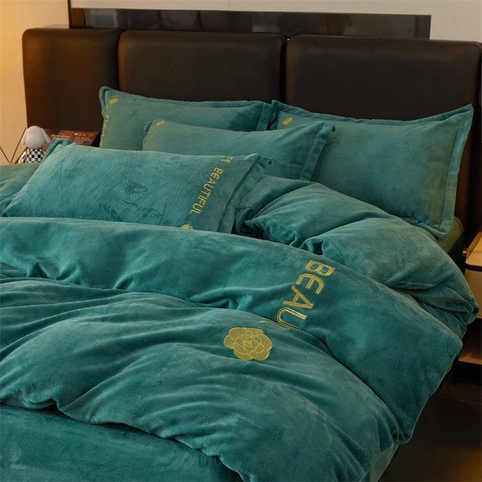 91家纺网 家纺一手货源 找家纺 招财狼家纺  2024新款7斤高克重牛奶绒刺绣四件套 山茶花-孔雀绿