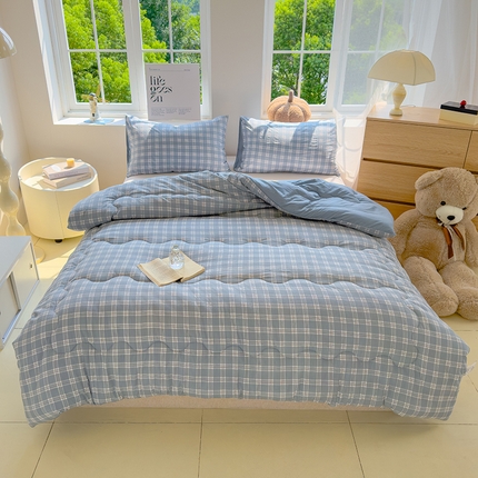 91家纺网 家纺一手货源 找家纺 弗苓家纺 2024新款云朵棉无印风冬被被芯被子 蓝大格