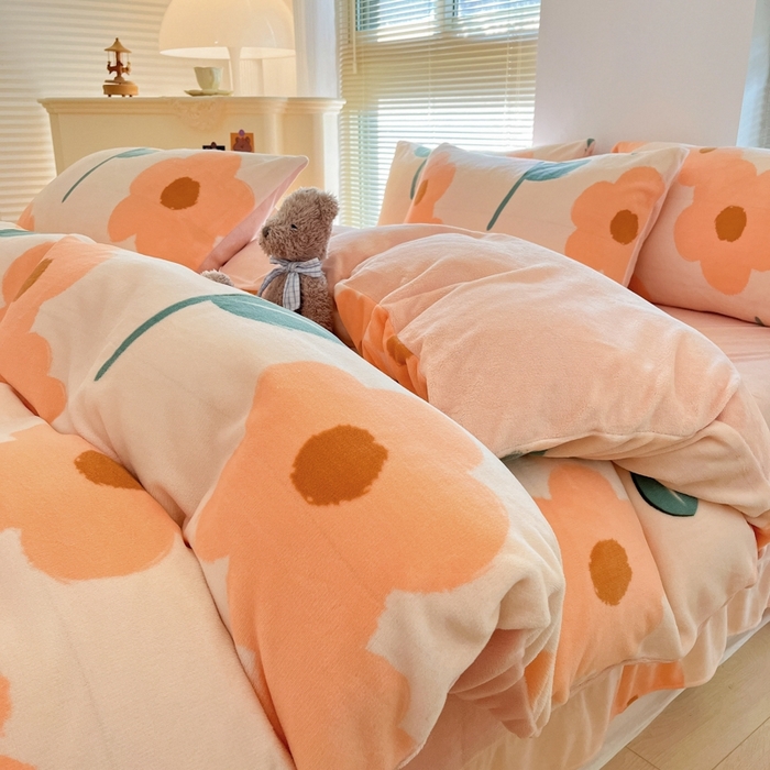 91家纺网 家纺一手货源 找家纺 帅露家纺 2024新款高克重牛奶绒印花四件套 花漾