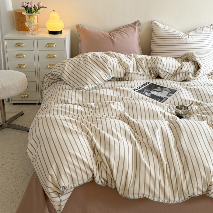 91家纺网 家纺一手货源 找家纺 艾莱家纺 2024新款七彩贝壳系列100S全棉柔顺加厚磨毛四件套 幻珊-咖中条