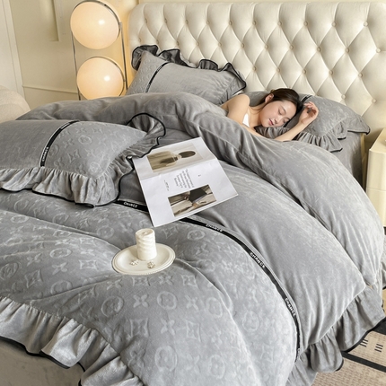 91家纺网 家纺一手货源 找家纺 （总）索飞特家纺 2024秋冬公主风荷叶边牛奶绒四件套（洛丽娜）提供买家秀