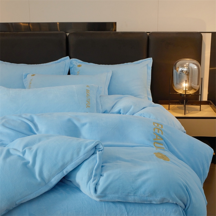 91家纺网 家纺一手货源 找家纺 招财狼家纺  2024新款7斤高克重牛奶绒刺绣四件套 山茶花-天空蓝