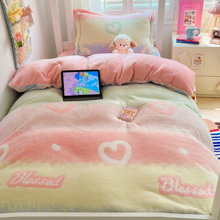 91家纺网 家纺一手货源 找家纺 川悦生活 2024新款雪花绒宿舍三件套 彩虹爱语粉