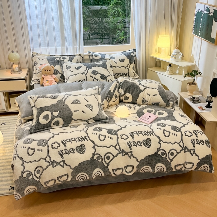 91家纺网 家纺一手货源 找家纺 贝扬思家纺 2024新款加厚雪花绒印花四件套 好多黑球