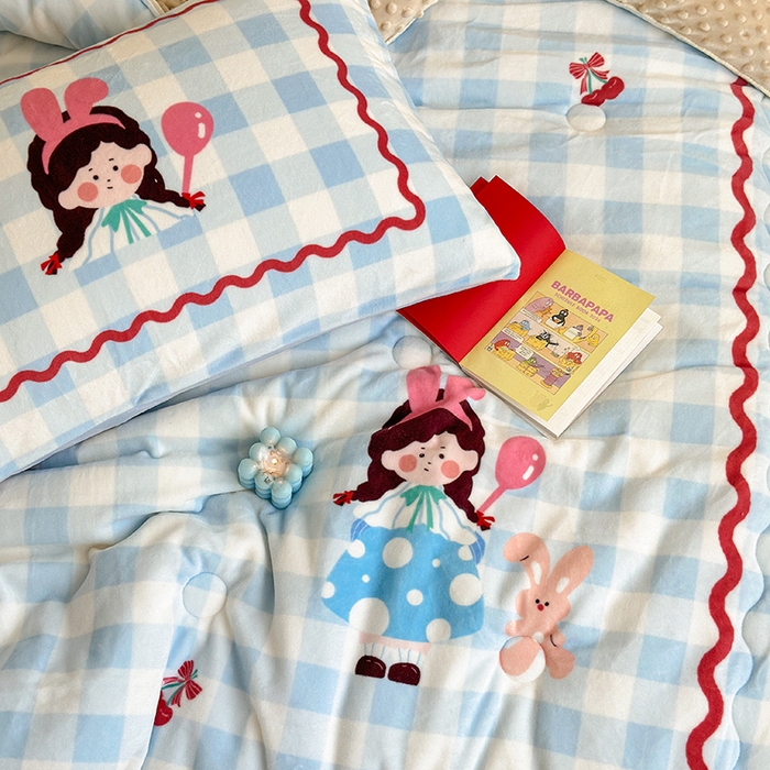 91家纺网 家纺一手货源 找家纺 2024新款卡通大版高克重牛奶绒豆豆被四件套 小女孩