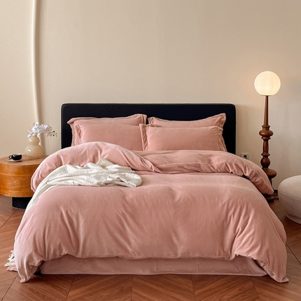 91家纺网 家纺一手货源 找家纺 （总）万盛家纺 2025新款全消光加厚230克牛奶绒拼色四件套 