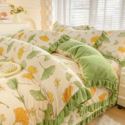 91家纺网 家纺一手货源 找家纺 （总）梦精灵家纺 2025新款牛奶绒花边床盖四件套