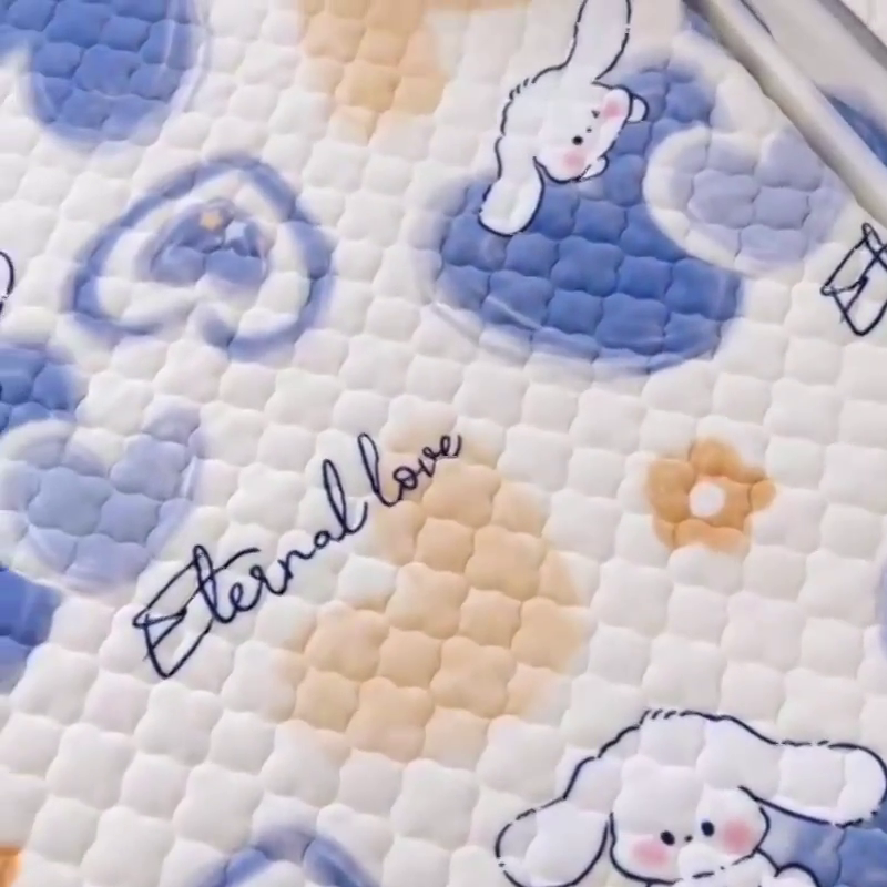 91家纺网 家纺一手货源 找家纺 小虾米 2024新款加厚上下床牛奶绒夹棉床笠款 爱心天使