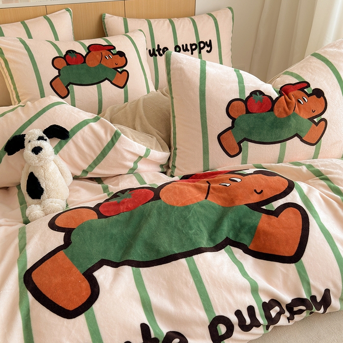 91家纺网 家纺一手货源 找家纺 2024新款大版卡通双面高克重牛奶绒床单款四件套 番茄狗