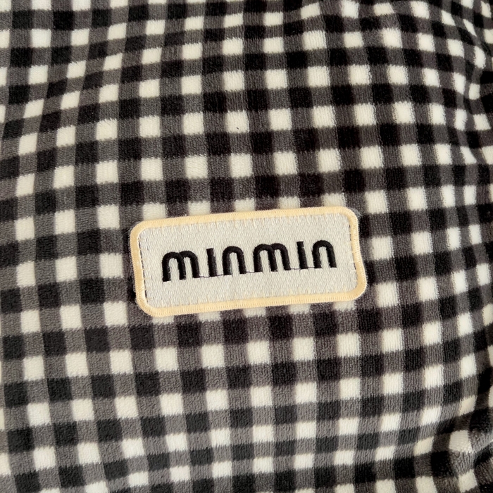 91家纺网 家纺一手货源 找家纺 米莱家纺 2024新款韩式花边牛奶绒四件套 奶油黑格