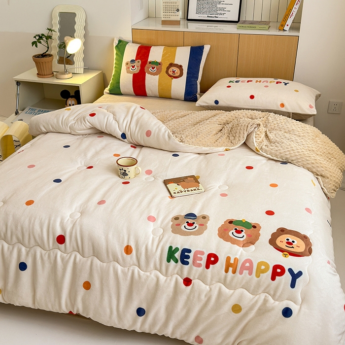 91家纺网 家纺一手货源 找家纺 2024新款卡通大版高克重牛奶绒豆豆被四件套 三只熊