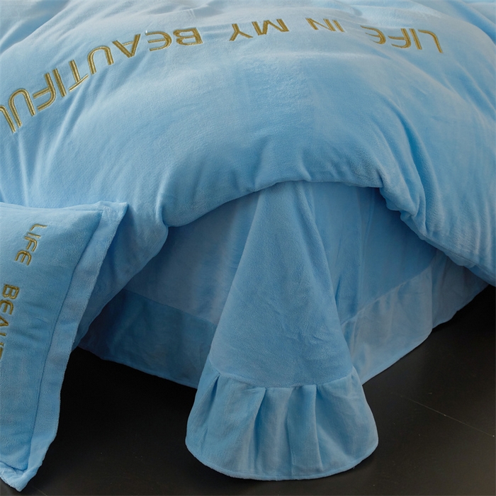 91家纺网 家纺一手货源 找家纺 招财狼家纺  2024新款7斤高克重牛奶绒刺绣四件套 山茶花-天空蓝