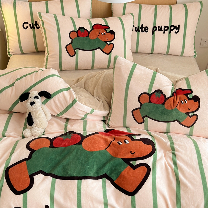 91家纺网 家纺一手货源 找家纺 2024新款大版卡通双面高克重牛奶绒床单款四件套 番茄狗