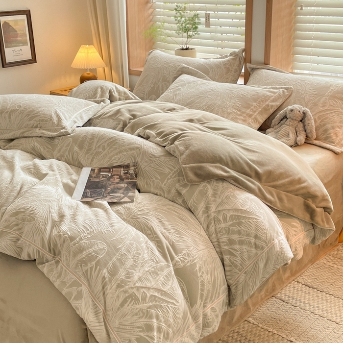 91家纺网 家纺一手货源 找家纺 简如 2025新款A类加厚冰岛立体雕花牛奶绒浮雕绒四件套（有买家秀） 丛草集-卡其