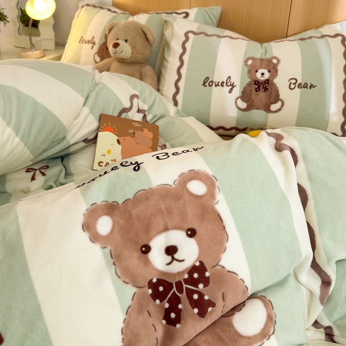 91家纺网 家纺一手货源 找家纺 2024新款大版卡通双面高克重牛奶绒床单款四件套 咖啡熊