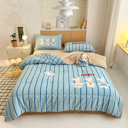 91家纺网 家纺一手货源 找家纺 2024新款卡通大版高克重牛奶绒豆豆被四件套 三只兔