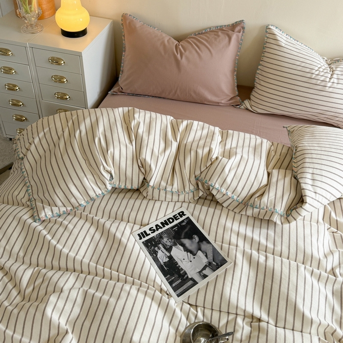 91家纺网 家纺一手货源 找家纺 艾莱家纺 2024新款七彩贝壳系列100S全棉柔顺加厚磨毛四件套 幻珊-咖中条