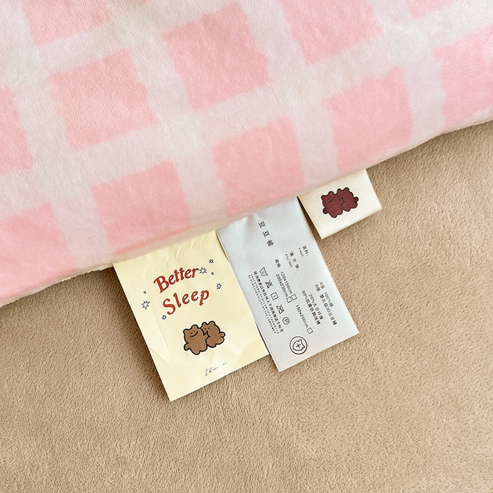 91家纺网 家纺一手货源 找家纺 2024新款卡通大版高克重牛奶绒豆豆被四件套 三只汪