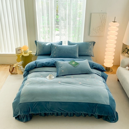 91家纺网 家纺一手货源 找家纺 美伦美焕 2024新款宝宝绒星月床盖四件套 星月 湖蓝