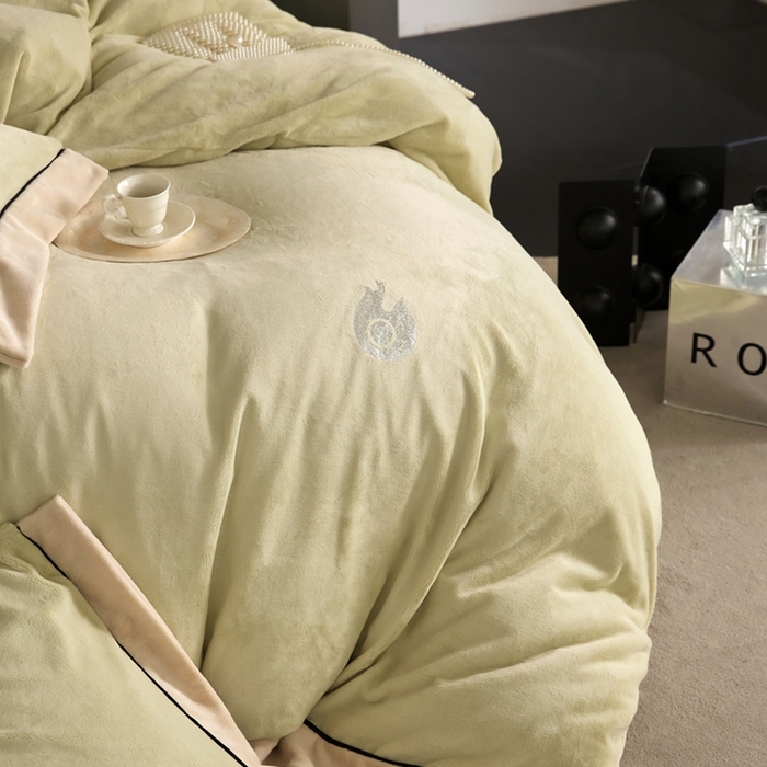 91家纺网 家纺一手货源 找家纺 金奇达家纺 2024秋冬新品保暖加厚绒类热氧™绒绒四件套-【查理】（全网控价{折后券后}不低于238元） 查理-青梅