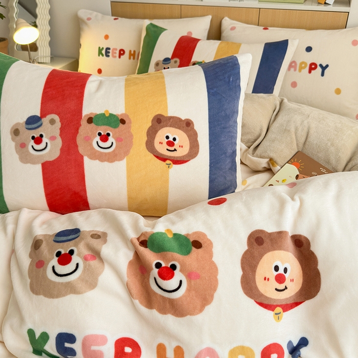 91家纺网 家纺一手货源 找家纺 2024新款大版卡通双面高克重牛奶绒床单款四件套 三只熊