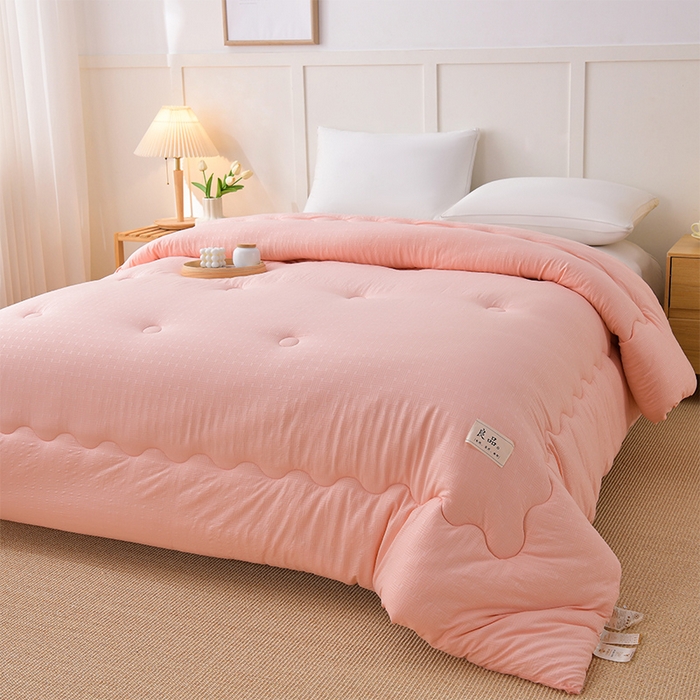 91家纺网 家纺一手货源 找家纺 预言家纺 2024新款良品压花冬被子母被 良品粉