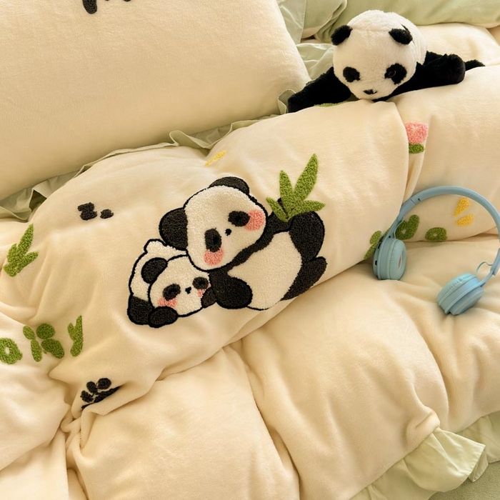 91家纺网 家纺一手货源 找家纺 易禾家纺 2024新款高克重加厚保暖牛奶绒四件套熊猫宝宝系列 熊猫宝宝--奶绿