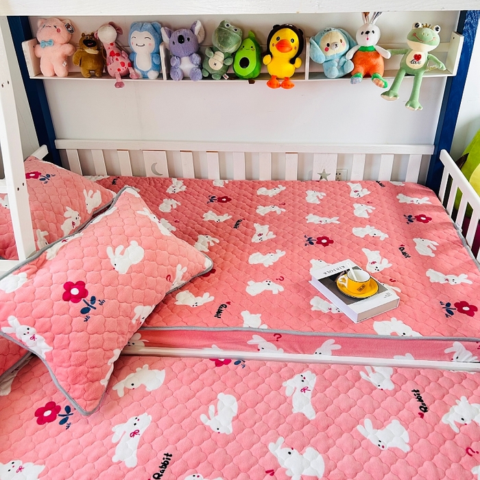 91家纺网 家纺一手货源 找家纺 小虾米 2024新款加厚上下床牛奶绒夹棉床笠款 欢乐兔