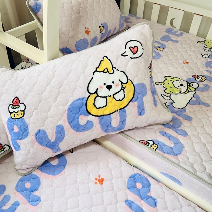 91家纺网 家纺一手货源 找家纺 小虾米 2024新款加厚上下床牛奶绒夹棉床笠款 奇趣乐园