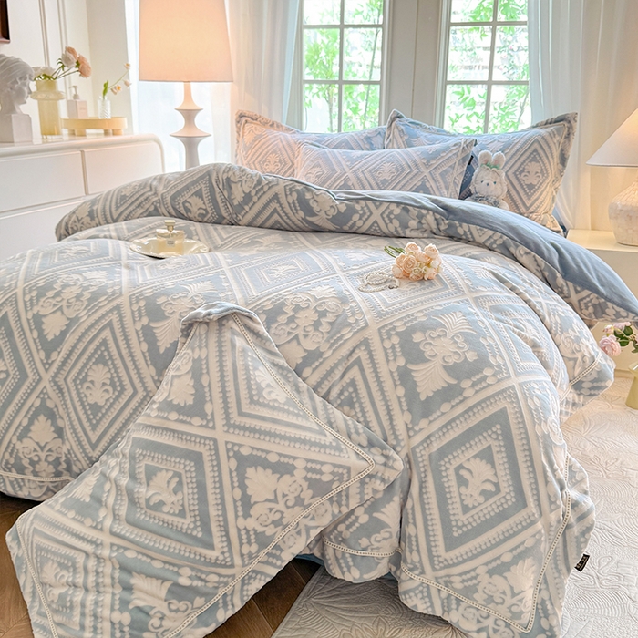 91家纺网 家纺一手货源 找家纺 简如 2025新款A类加厚冰岛立体雕花牛奶绒浮雕绒四件套（有买家秀） 洛莉-蓝