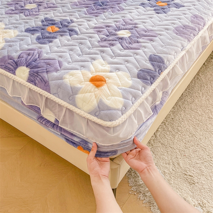 91家纺网 家纺一手货源 找家纺 小萌虎 2024新款牛奶绒夹棉花边床笠 浅香