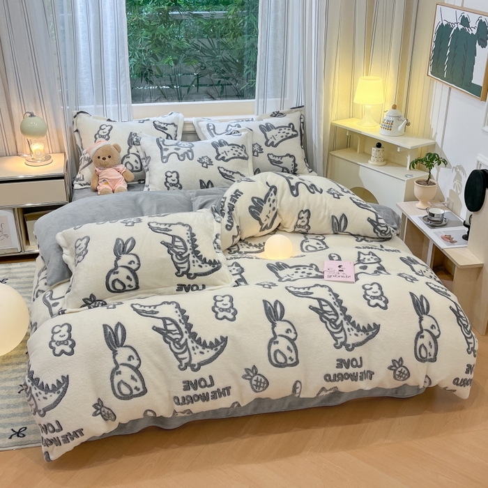 91家纺网 家纺一手货源 找家纺 贝扬思家纺 2024新款加厚雪花绒印花四件套 黑猫仔仔