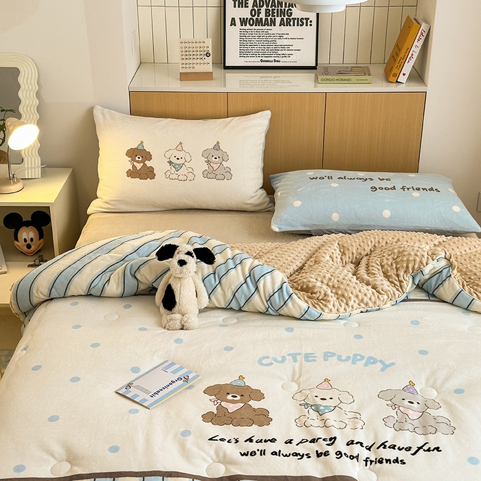 91家纺网 家纺一手货源 找家纺 2024新款卡通大版高克重牛奶绒豆豆被四件套 快乐汪