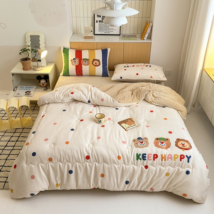 91家纺网 家纺一手货源 找家纺 2024新款卡通大版高克重牛奶绒豆豆被四件套 三只熊