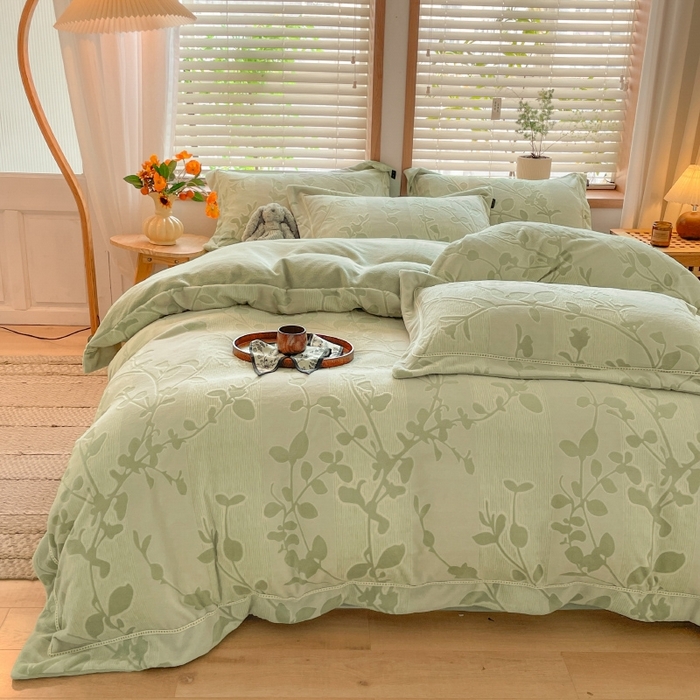 91家纺网 家纺一手货源 找家纺 简如 2025新款A类加厚冰岛立体雕花牛奶绒浮雕绒四件套（有买家秀） 花蔓-草绿