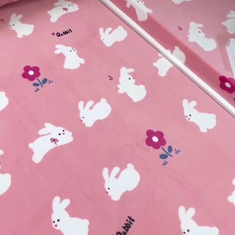 91家纺网 家纺一手货源 找家纺 小虾米 2024新款加厚上下床牛奶绒床笠款 欢乐兔