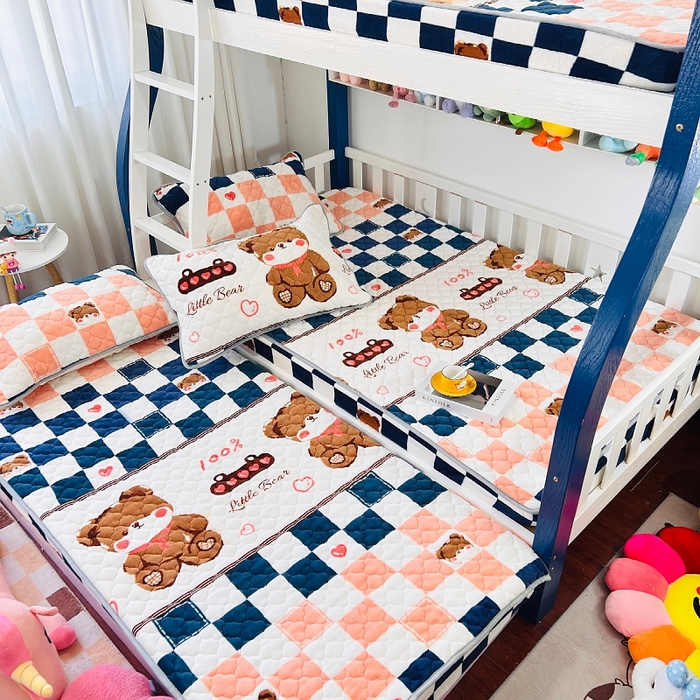 91家纺网 家纺一手货源 找家纺 小虾米 2024新款加厚上下床牛奶绒夹棉床笠款 快乐熊宝