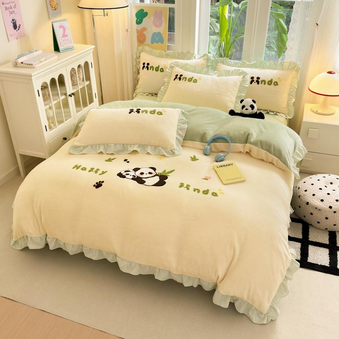 91家纺网 家纺一手货源 找家纺 易禾家纺 2024新款高克重加厚保暖牛奶绒四件套熊猫宝宝系列 熊猫宝宝--奶绿