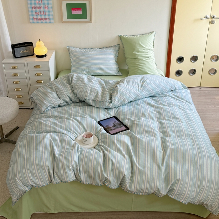 91家纺网 家纺一手货源 找家纺 艾莱家纺 2024新款七彩贝壳系列100S全棉柔顺加厚磨毛四件套 幻珊-绿细条