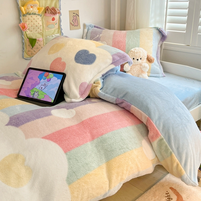 91家纺网 家纺一手货源 找家纺 川悦生活 2024新款雪花绒宿舍三件套 彩虹爱心兰